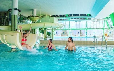 Schwimmbad des Freizeit- und Entspannungskomplexes 5 Gehminuten von der Residenz entfernt